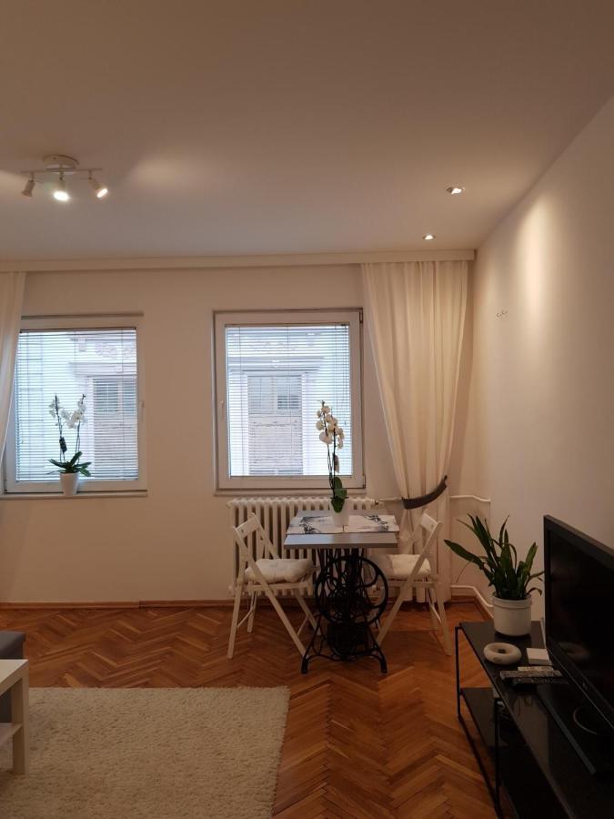 Uma- Urban Mini Apartment Skopie Exterior foto