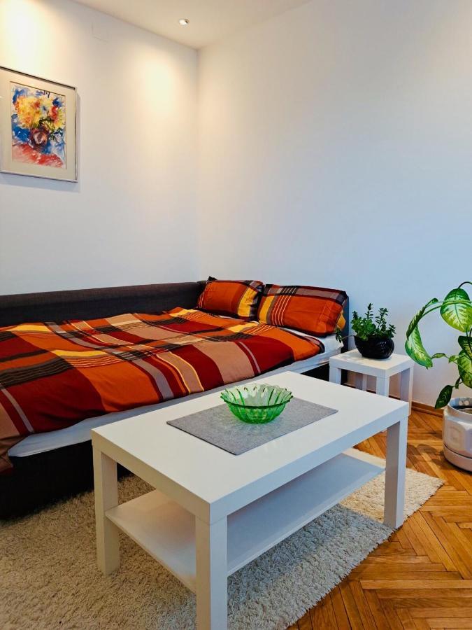 Uma- Urban Mini Apartment Skopie Exterior foto