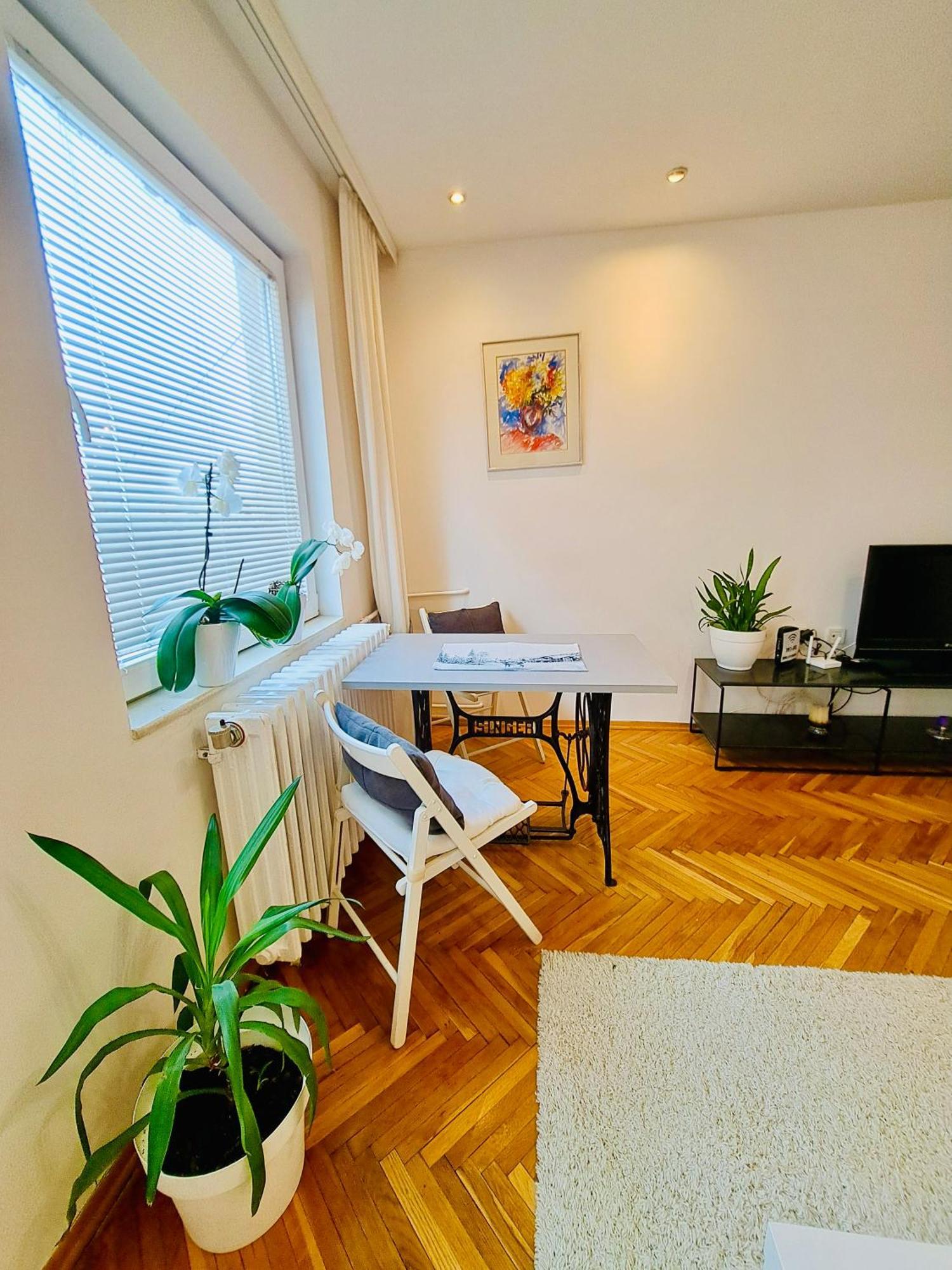 Uma- Urban Mini Apartment Skopie Exterior foto
